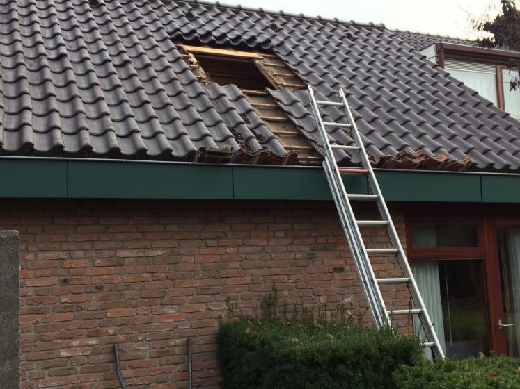 Velux/Ubbink dakramen gemonteerd.